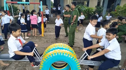 Đoàn Thanh niên Công an tỉnh Tiền Giang thiết kế khu vui chơi cho thiếu nhi