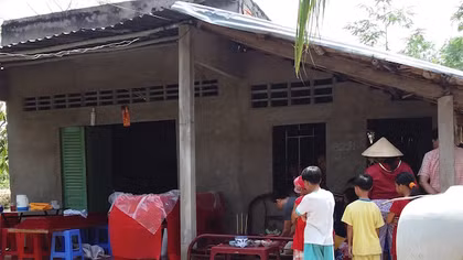 Nhà trường tổ chức tắm biển, một học sinh chết đuối
