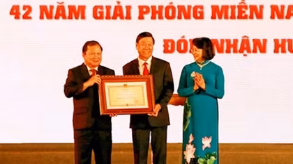 Vĩnh Long kỷ niệm 25 năm tái lập tỉnh