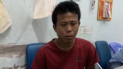 Tên trộm dùng xà beng đục tường khoắng 14 lượng vàng 