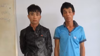 Truy bắt nóng hai kẻ chém người, cướp xe máy