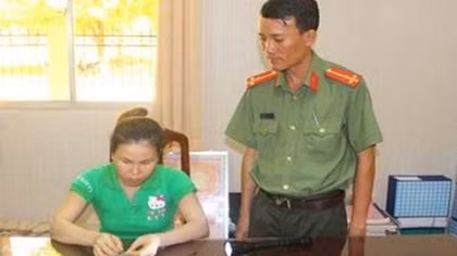 Đề nghị truy tố 2 đối tượng làm hộ chiếu giả