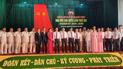 Đồng chí Võ Văn Thưởng dự Đại hội điểm Đảng bộ huyện Mang Thít