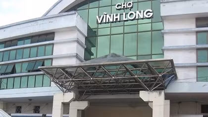 Vĩnh Long tìm người liên quan đến khu vực chợ cá