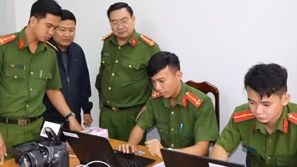 Làm thủ tục cấp CCCD gắn chíp điện tử cho phóng viên, nhà báo tại Cần Thơ