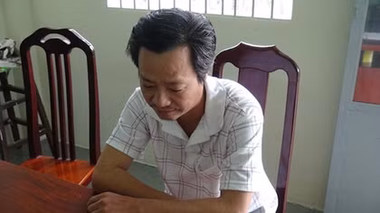 Chủ quán nhậu dùng dao chém khách nhập viện
