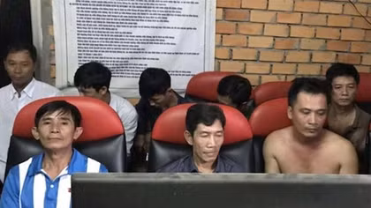 Vào tiệm net rủ nhau "đá gà" trên mạng ăn tiền