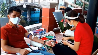 Tuổi trẻ Công an Vĩnh Long tích cực hiến máu