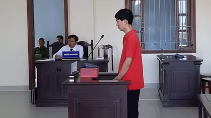 Kế toán Trạm thu phí T1 mang tiền doanh thu đi đánh bạc