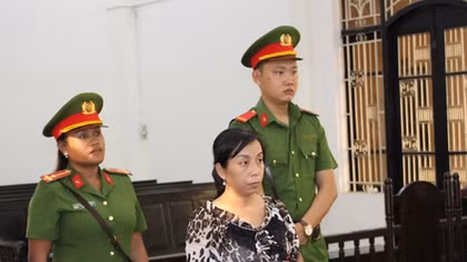 Chiếm đoạt gần 2 tỷ đồng, "hụi viên" lãnh 12 năm tù
