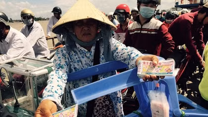Người dân miền Tây chi hơn 200 tỷ đồng mua vé số tự chọn
