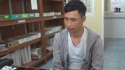 Bắt 2 thanh niên rải 4.000 tờ rơi cho vay tín dụng đen