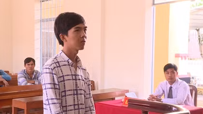 Rủ bạn gái lớp 8 đi chơi qua đêm, lãnh 12 tháng tù