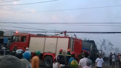 Cơ sở thu mua tôm nguyên liệu ở Bến Tre phát hỏa dữ dội