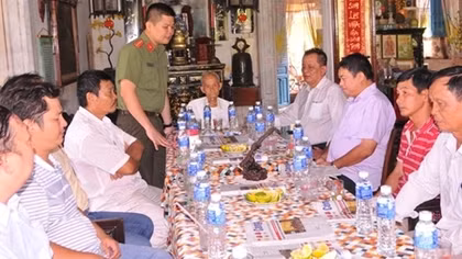 Ấm lòng chuyến xe nhân ái về với vùng sông nước miền Tây 