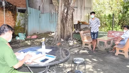 Tìm nơi câu cá giải trí, hai thanh niên bị phạt 4 triệu