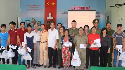 Mang yêu thương về với người dân vùng biên giới đất Sen Hồng