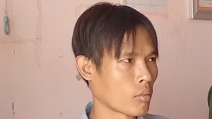 Ra đường lộ chặn xe cấp cứu xin 10 ngàn đồng đi mua rượu