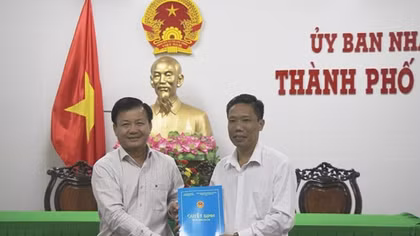 Cần Thơ công bố quyết định bổ nhiệm hai giám đốc Sở