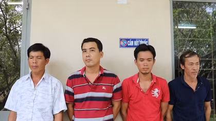 4 con bạc bị tóm trong trận Croatia gặp Anh