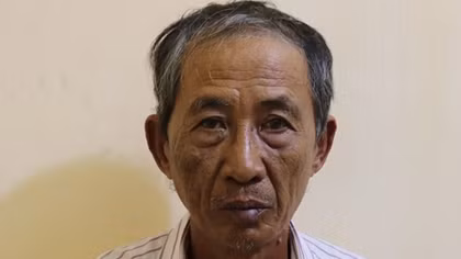 Cha ruột bị bắt khi mua ma túy cho con trai