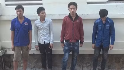 Gã đàn ông mang súng giả cùng đồng bọn đánh chủ nợ nhập viện