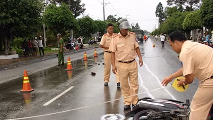 Nam sinh bị tai nạn gãy chân trước ngày thi tốt nghiệp