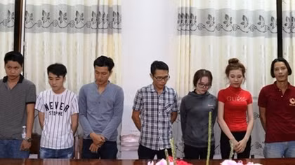 Đường dây cá độ bóng đá tiền tỷ qua mạng nhiều chân rết