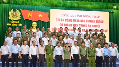 Công an tỉnh Đồng Tháp gặp mặt tri ân Công an xã