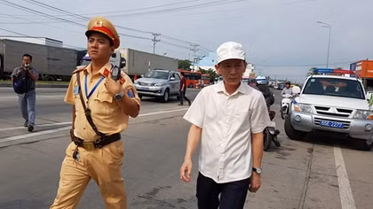 Hình ảnh ùn tắc nghiêm trọng ở BOT Cần Thơ - Phụng Hiệp