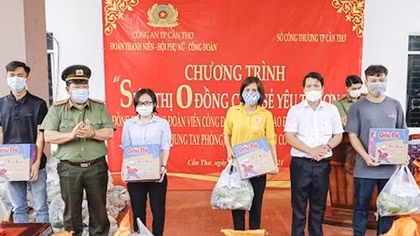 Công an TP Cần Thơ hỗ trợ đoàn viên công đoàn gặp khó khăn do COVID-19