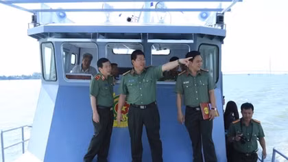 Công an Cần Thơ tiếp nhận tàu vỏ thép hiện đại