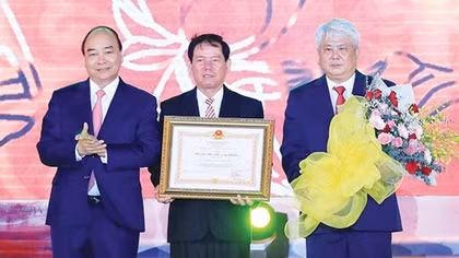 Trà Vinh đón nhận Huân chương Lao động hạng Nhất