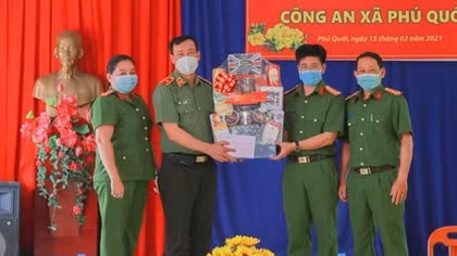 Công an xã bám chắc địa bàn, góp phần chống dịch COVID-19