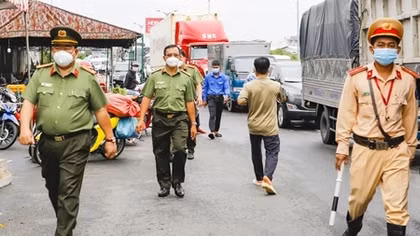 Công an TP Cần Thơ động viên chiến sĩ nơi tuyến đầu chống dịch