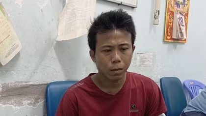Tên trộm quay clip tiệm vàng, đục tường "nẫng" hơn 10 lượng