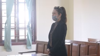Tòa xét xử vắng mặt chồng cũ, Nhật Kim Anh giành quyền nuôi con