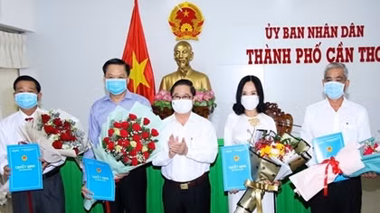 Phó chủ tịch Thường trực UBND TP Cần Thơ kiêm nhiệm Giám đốc Sở Giáo dục và Đào tạo