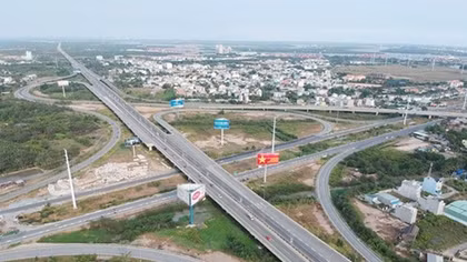 Vụ việc cấm 02 ô tô lưu thông trên đường cao tốc: Lỗi không bao giờ thuộc về tài sản