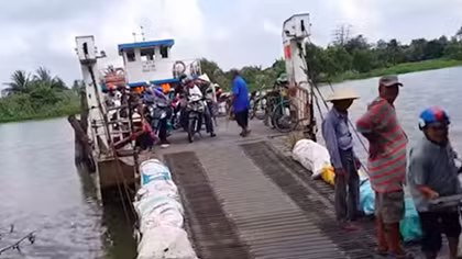 Bé gái ngã tử vong thương tâm khi đi vệ sinh 