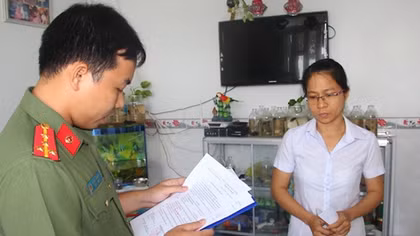 Khởi tố nguyên kế toán Bệnh viện Tháp Mười