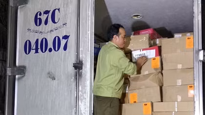 Bắt xe tải chở 15 tấn thực phẩm đông lạnh không rõ nguồn gốc