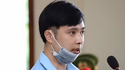Sản xuất tiền giả rồi lên mạng... rao bán