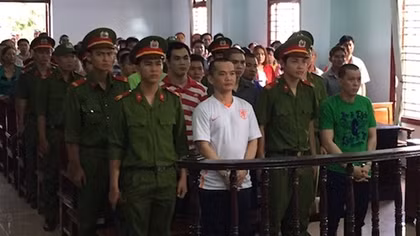 Trùm “xã hội đen” Hiền kháp lãnh 20 năm tù