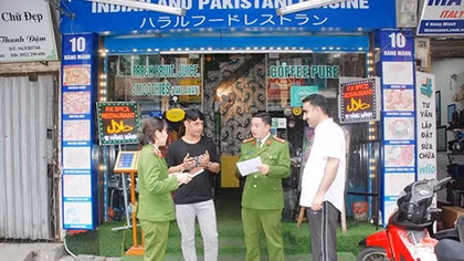 Những câu chuyện đẹp về Công an ở khu “phố Tây”