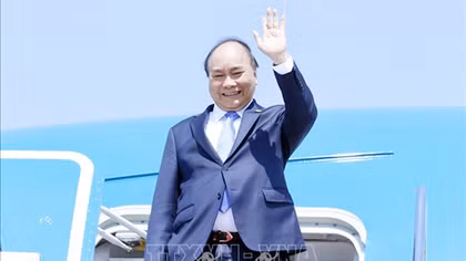 Thủ tướng Chính phủ lên đường tham dự Hội nghị APEC 26