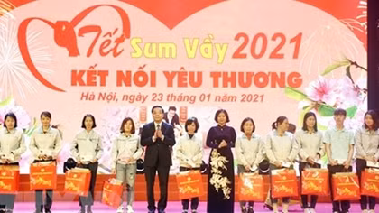 Gần 1.000 công nhân lao động Thủ đô vui “Tết sum vầy”
