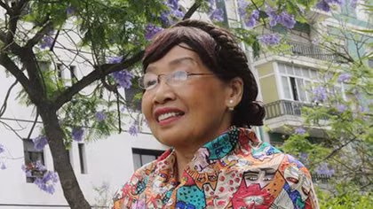 Nhà thơ Phan Thị Thanh Nhàn vẫn đang còn yêu ở tuổi U70?