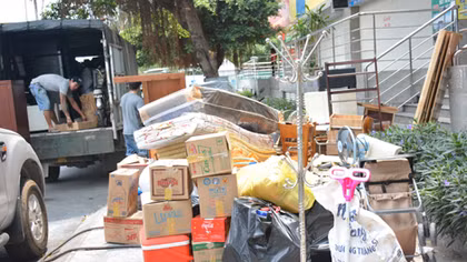 Cư dân Carina Plaza mong sớm được về nhà, ổn định cuộc sống