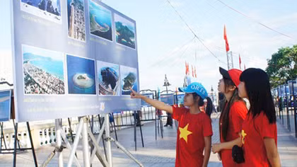Giới thiệu hơn 200 hình ảnh, tư liệu về "Di sản văn hóa, du lịch biển đảo Việt Nam"